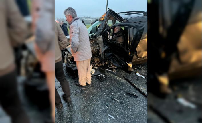 Arnavutköy’de iki otomobil çarpıştı: 1 ölü, 3 yaralı