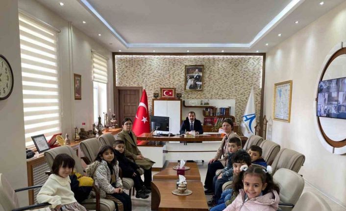 Arpaçay’da minik öğrenciler kurumları tanıyor
