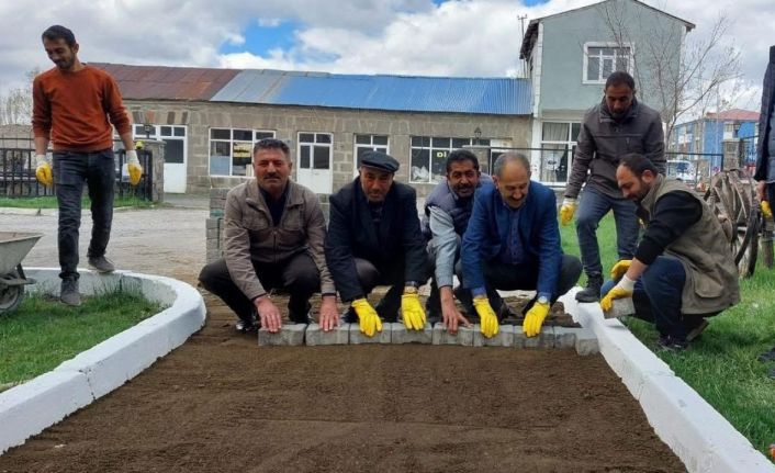 Arpaçayda yol yapım çalışmaları başladı