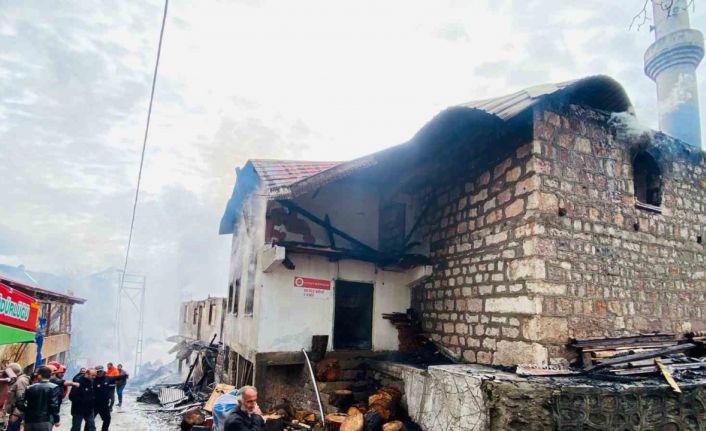 Artvin Şavşat’ta yangın