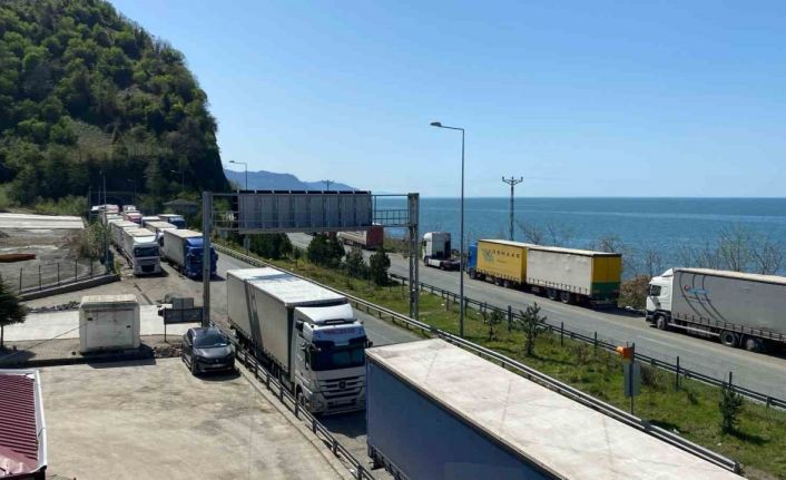Artvin’de tırcılar bayramı sırada geçirdi