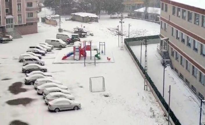 Aşkale’de kar yağış etkili oldu