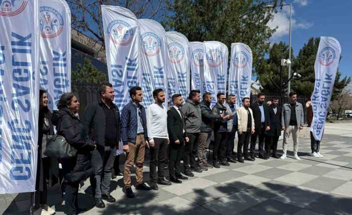 Atanamayan sağlıkçılardan Hazine ve Maliye Bakanlığı önünde açıklama