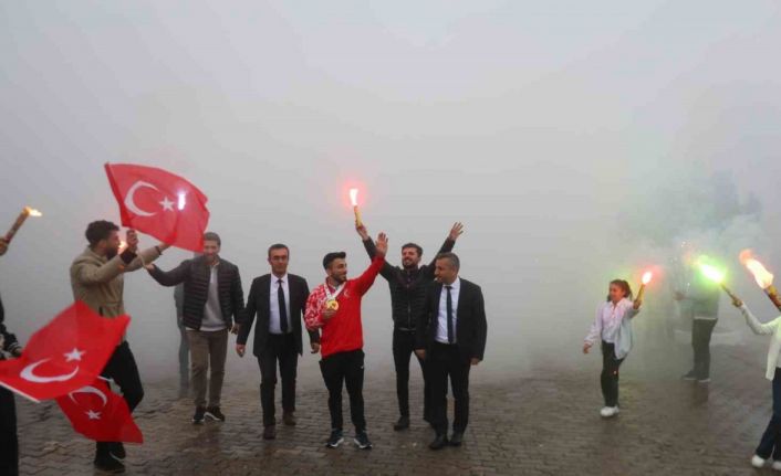 Avrupa şampiyonu Harun Algül, Şırnak’ta coşkuyla karşılandı