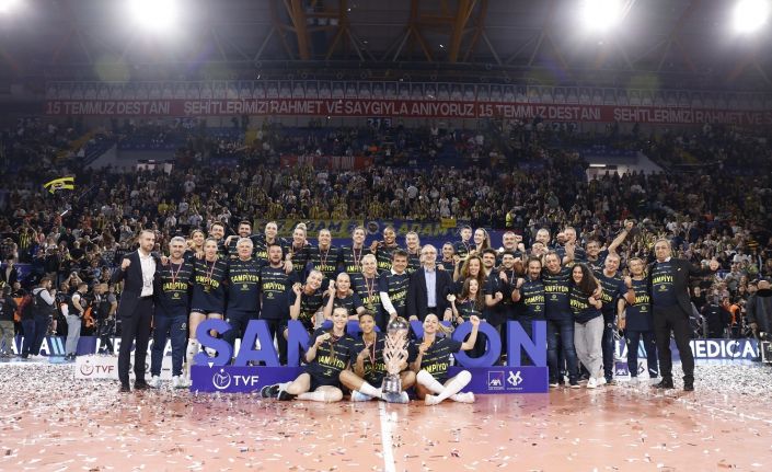 AXA Sigorta Kadınlar Kupa Voley’de kazanan Fenerbahçe