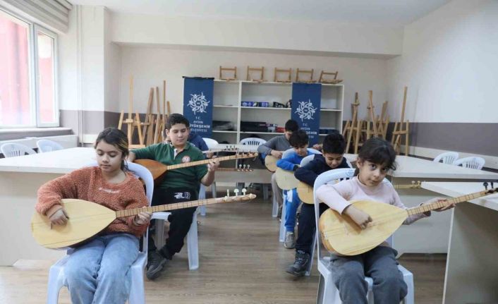 Aydınlı çocuklar, Büyükşehir’in kurslarıyla kültür ve sporla buluşuyor