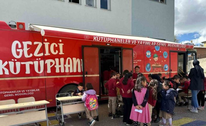 Aydıntepede Gezici Kütüphane öğrencilere tanıtıldı