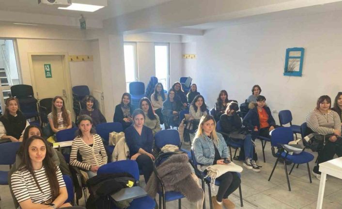 Bahar, Adalar Gençlik Merkezi’nde başka güzel