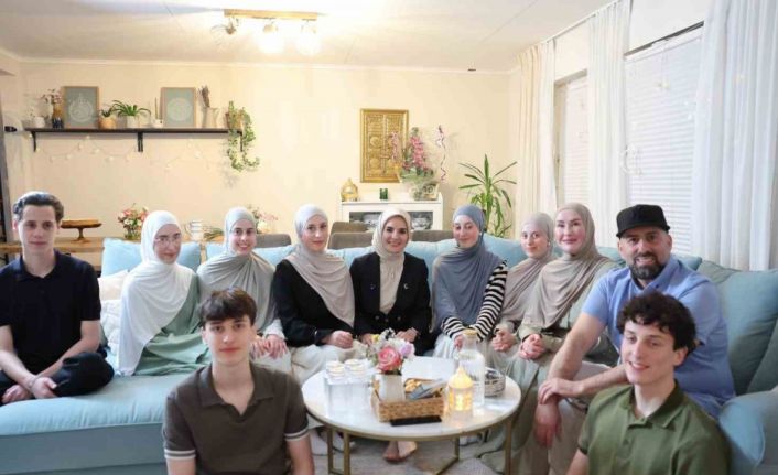 Bakan Göktaş, Almanya’da "Berlinli Altızlar"ın evine konuk oldu