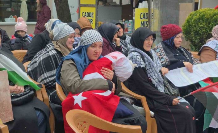 Bartın’da kanlı kefenle İsrail protestosu