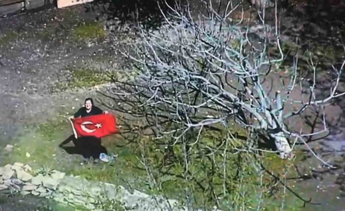 Bayrak sevgisi gökyüzüne yansıdı
