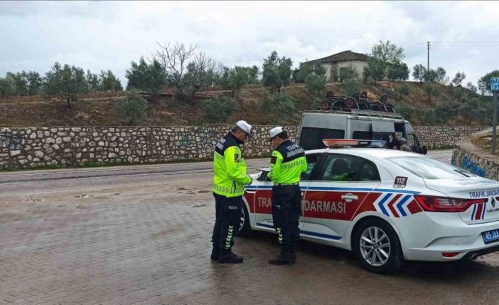 Bayram trafiğinde denetimler hız kesmiyor