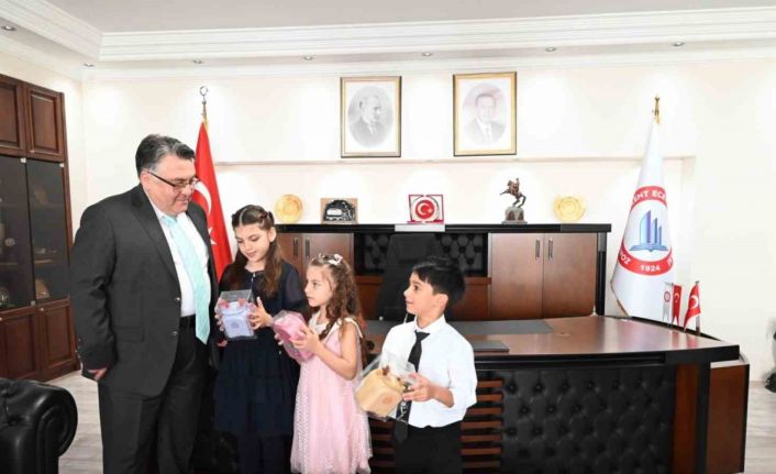 BEUN Rektörü Özölçer, 23 Nisanda makamını miniklere devretti