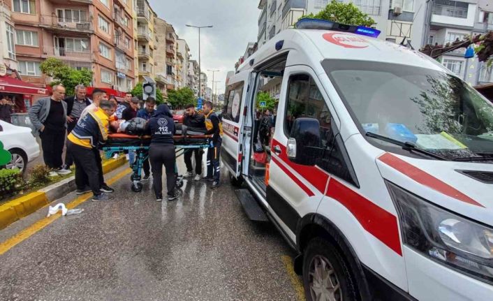 Bisiklet ile ticari araç çarpıştı: 1 yaralı