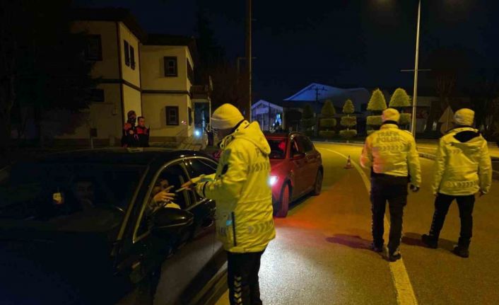 Bolu’da trafik denetimlerinde ceza yağdı