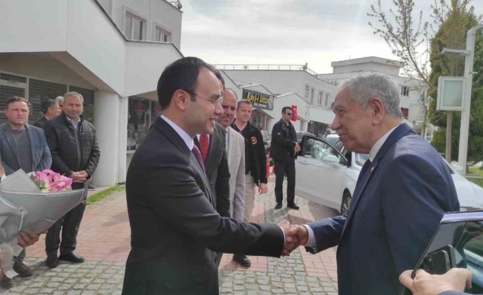 Bülent Arınç ve Mücahit Arınç Selendi’yi ziyaret etti