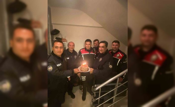 Burdur’da "kavga" ihbarına giden polis ekiplerine tatlı sürpriz
