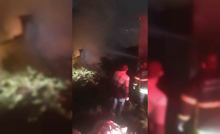 Bursa’da evin çatı katı alev alev yandı