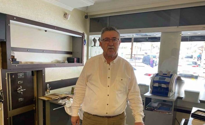 Çaldığı otomobille kuyumcu soyan hırsız otomobili çaldığı işyerine geri bıraktı