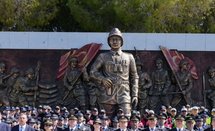 Çanakkale’de Polis Haftası sebebiyle Şehitler Abidesi ziyaret edildi