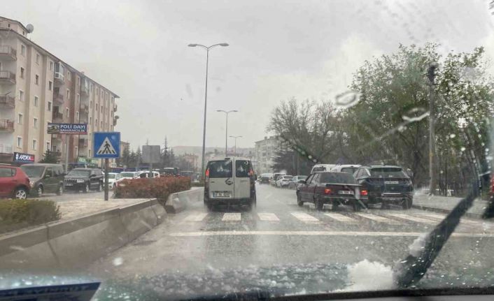 Çankırı’da dolu yağışı etkili oldu