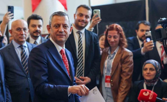 CHP Lideri Özel: "Gençlerin umudu için buradayız"