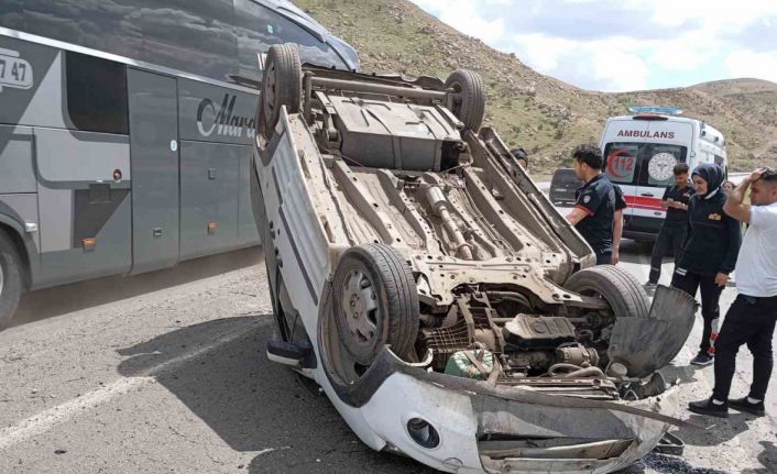 Cizre’de hafif ticari araç takla attı: 1 yaralı