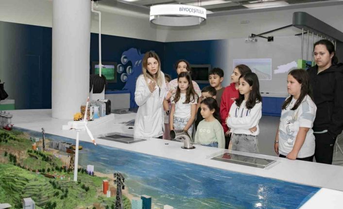 Çocuklar, İklim ve Çevre Bilim Merkezinde eğlenerek öğreniyor