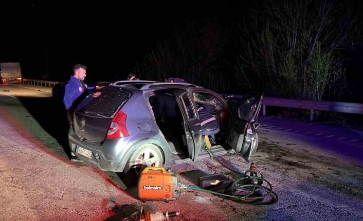 Çorum’da otomobil tıra arkadan çarptı: 1 ölü