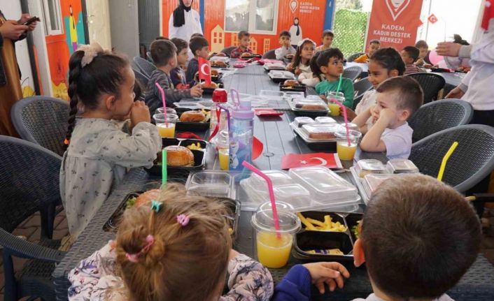 Depremzede çocuklara moral etkinliği