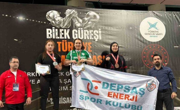 DEPSAŞ Enerji sporcuları Türkiye Bilek Güreşi Şampiyonasına damga vurdu