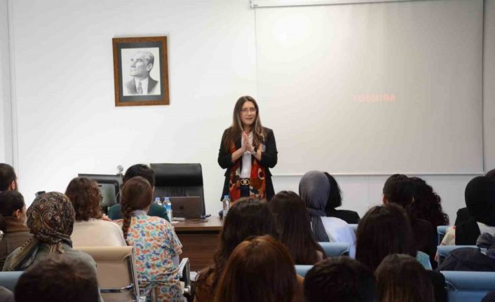 DİLKOM’da "Ses Bozukluklarında Planlama Nasıl Yapıyorum" semineri