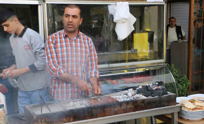 Diyarbakır esnafı 9 günlük bayram tatilinin keyfini çıkardı, yüzler güldü
