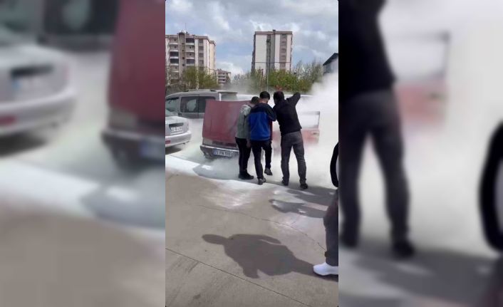 Diyarbakır’da Tofaş otomobil araç muayene istasyonunda alev aldı