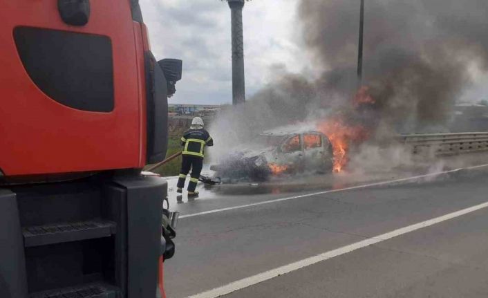 Diyarbakır’da trafik kazası: Araçlardan biri alev aldı