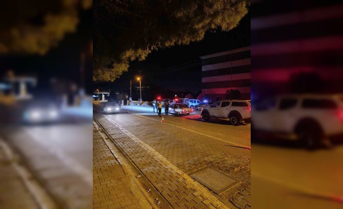 Durdurulan araçtan ruhsatsız tüfek ve tabanca ele geçirildi