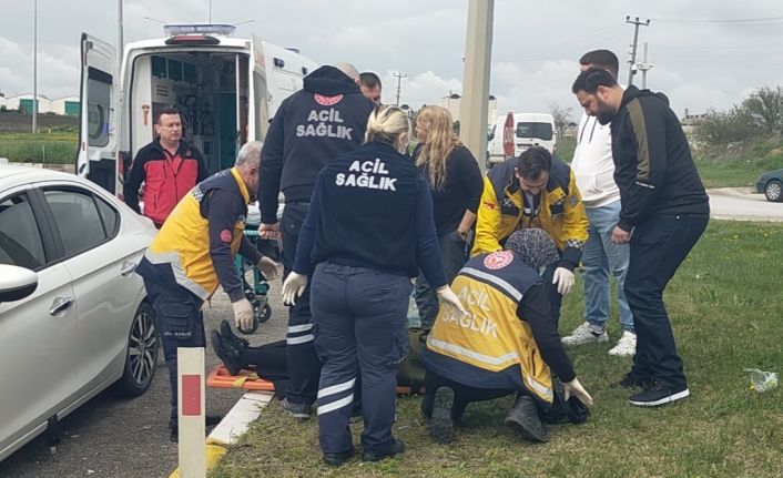 Edirne’de iki otomobil çarpıştı: 2 yaralı