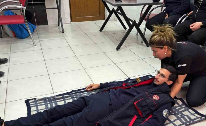 Elazığ’da itfaiye personeline ilk yardım eğitimi