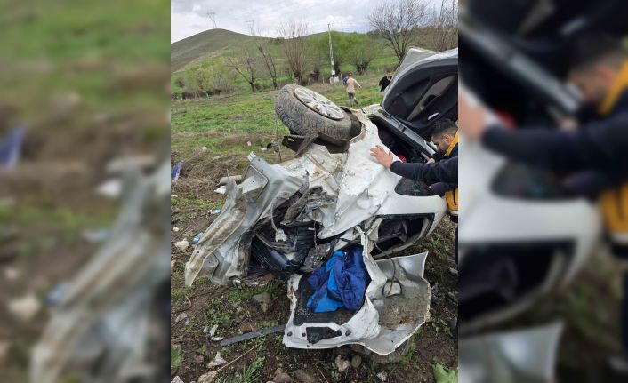 Elazığ’da kontrolünü kaybeden otomobil şarampole yuvarlandı: 5 yaralı