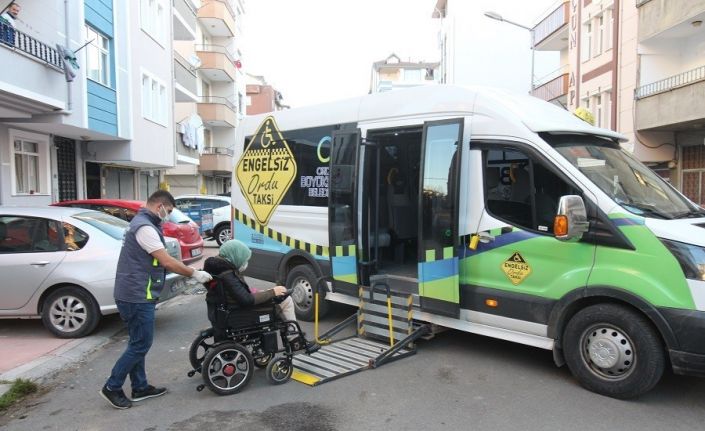 ’Engelsiz Taksi’ 6 yılda 7 bin 43 kişiye hizmet verdi