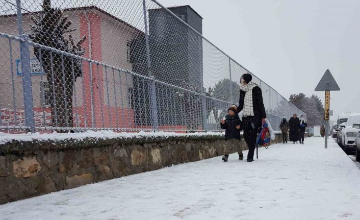 Erzincan ilkbaharda kışı yaşıyor