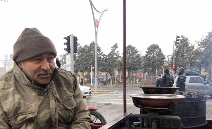 Erzincan’ın renkli simalarından kestaneci Öztürk, kazada öldü
