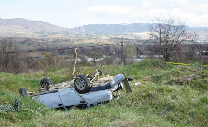 Fiat-Tofaş otomobil hurdaya döndü, 23 yaşındaki genç hayatını kaybetti