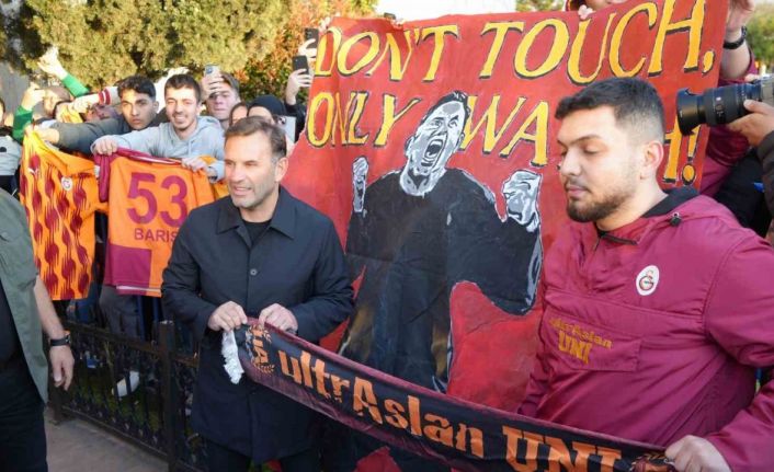 Galatasaray, Samsun’da çiçeklerle karşılandı