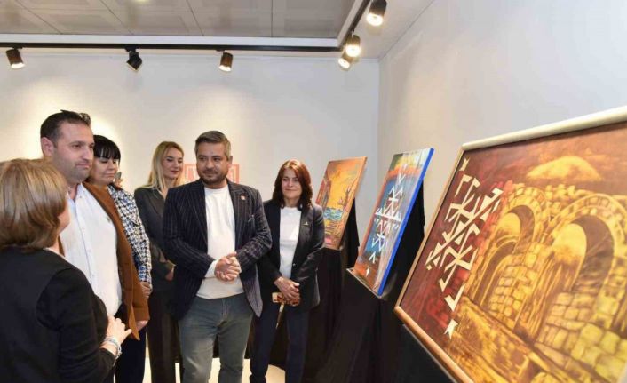 ’Geçmiş Zaman Olur Ki’ sergisi sanatseverlere kapılarını araladı