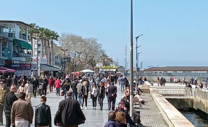 Güneşi gören Mudanya Sahili’ne koştu