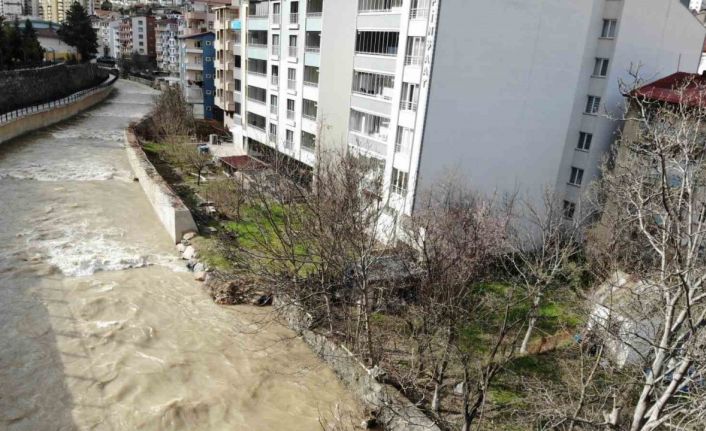 Harşit Çayı’nda yükselen su seviyesi vatandaşları tedirgin ediyor