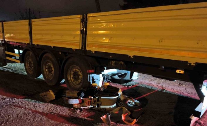Hatay’da motosiklet ile otomobil çarpıştı: 1’i ağır 2 yaralı