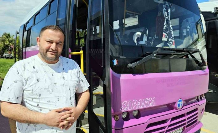 İçerisinde altın ve ziynet eşya dolu olan çantayı otobüste unuttu