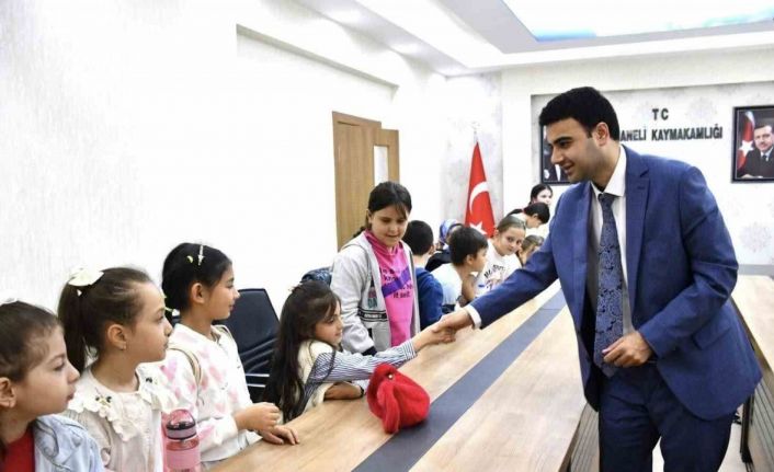 İlkokul öğrencileri kaymakam ve belediye başkanı oldu